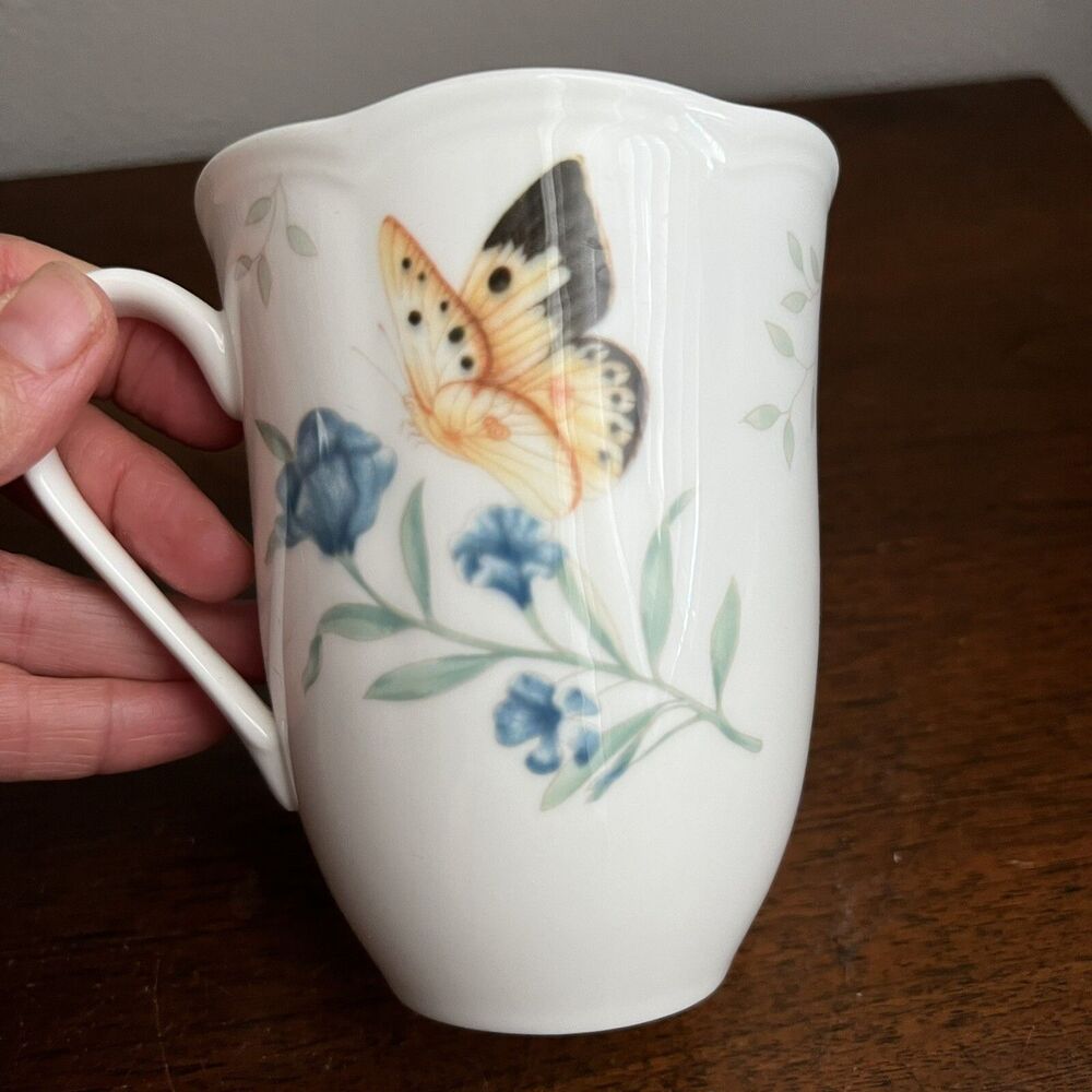 Lenox Butterfly Meadow Monarch (Coffee Tea Cup Mug White Scalloped Rim
